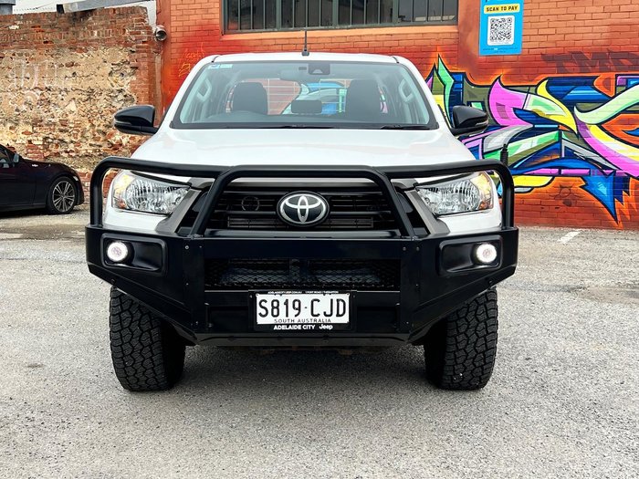2020 Toyota Hilux SR