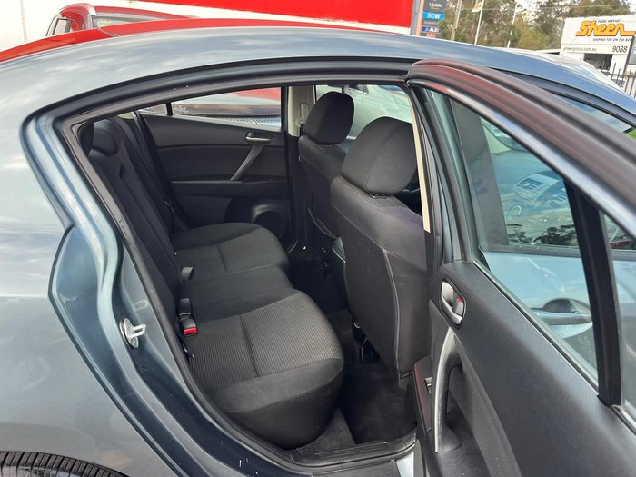 2013 Mazda 3 Neo