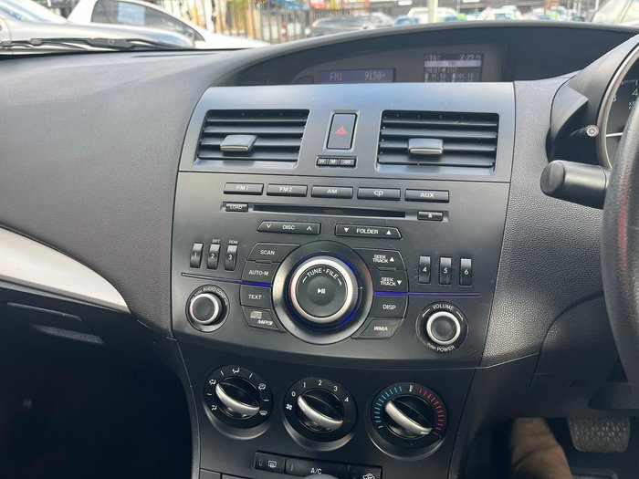 2013 Mazda 3 Neo