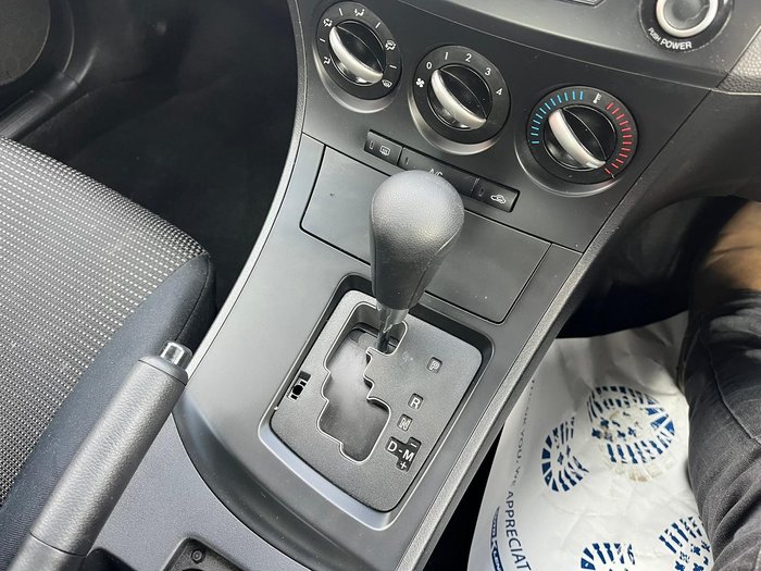 2013 Mazda 3 Neo