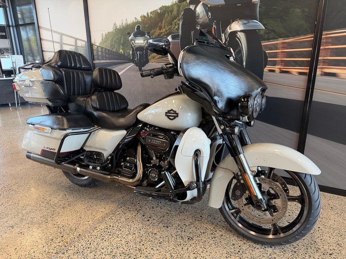 2020 Harley-Davidson CVO Limited 117 (FLHTKSE)