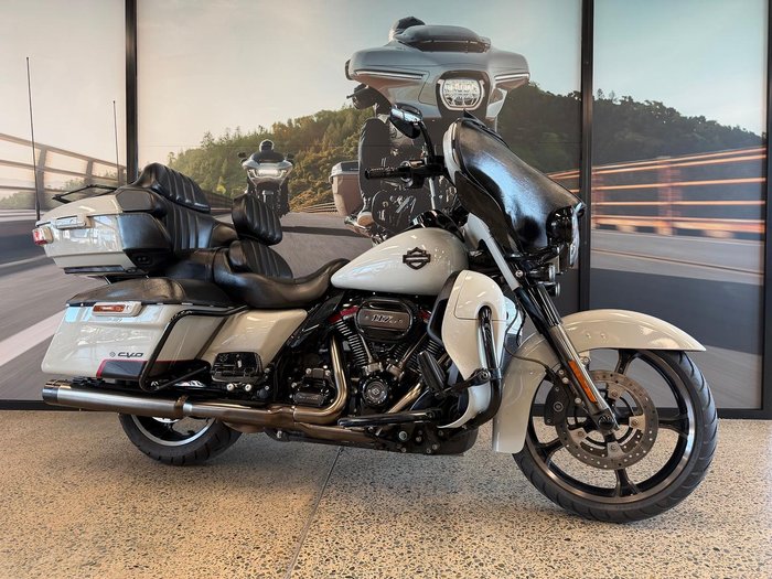 2020 Harley-Davidson CVO Limited 117 (FLHTKSE)