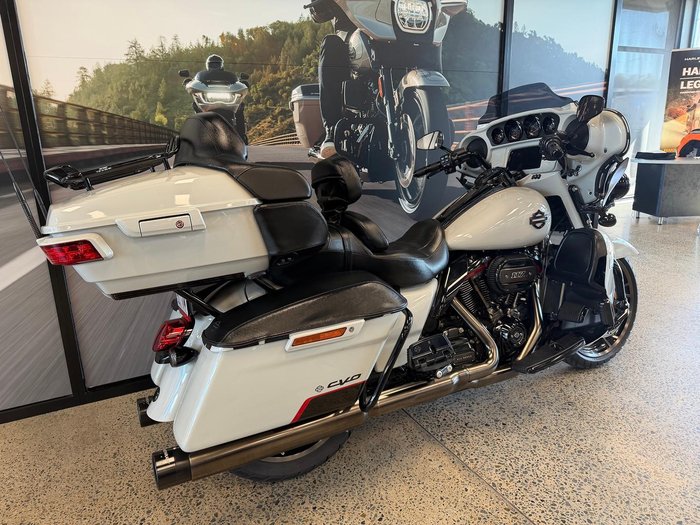 2020 Harley-Davidson CVO Limited 117 (FLHTKSE)