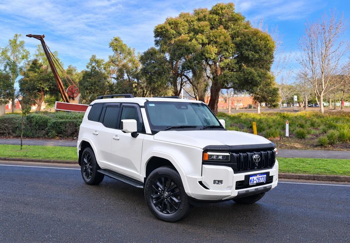 2025 Toyota Landcruiser Prado