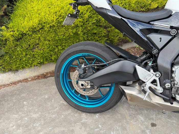 2025 CFMOTO 2025 CF Moto 650CC 675SR-R ABS NEBULA WHITE