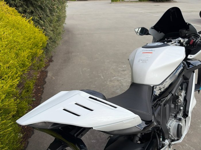 2025 CFMOTO 2025 CF Moto 650CC 675SR-R ABS NEBULA WHITE