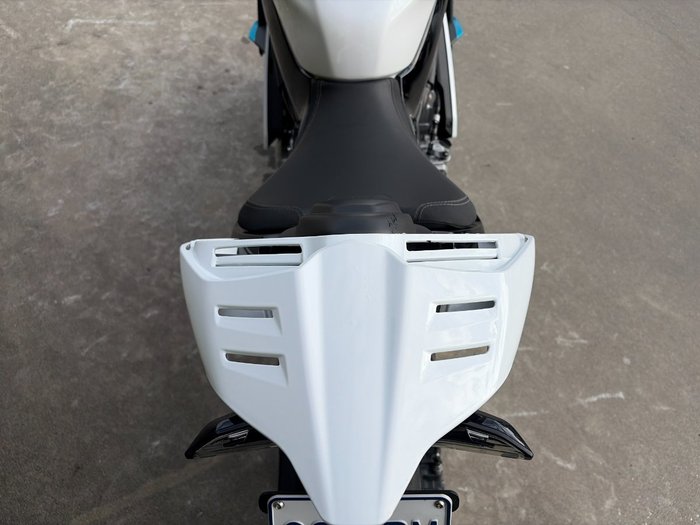 2025 CFMOTO 2025 CF Moto 650CC 675SR-R ABS NEBULA WHITE