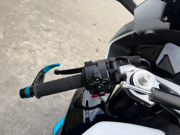 2025 CFMOTO 2025 CF Moto 650CC 675SR-R ABS NEBULA WHITE
