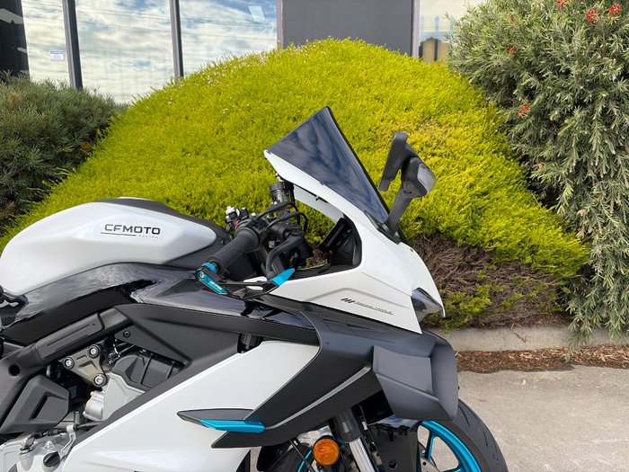 2025 CFMOTO 2025 CF Moto 650CC 675SR-R ABS NEBULA WHITE