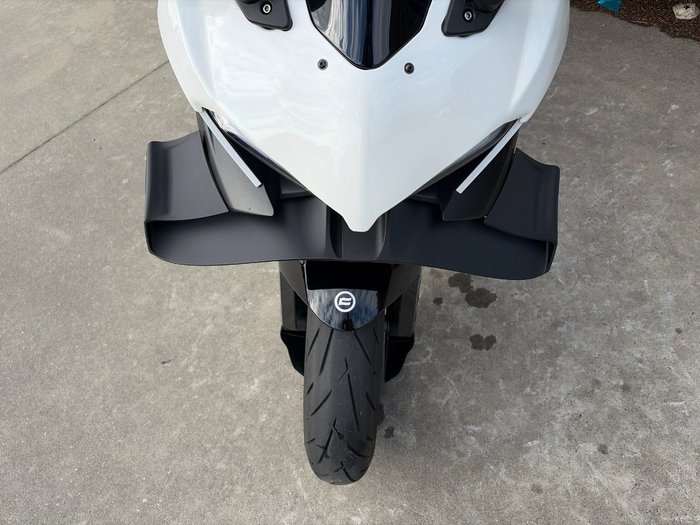 2025 CFMOTO 2025 CF Moto 650CC 675SR-R ABS NEBULA WHITE