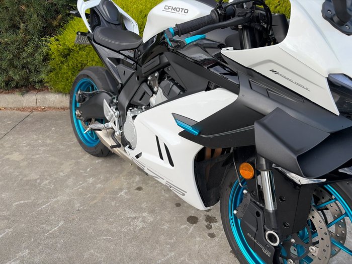 2025 CFMOTO 2025 CF Moto 650CC 675SR-R ABS NEBULA WHITE