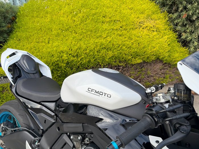 2025 CFMOTO 2025 CF Moto 650CC 675SR-R ABS NEBULA WHITE