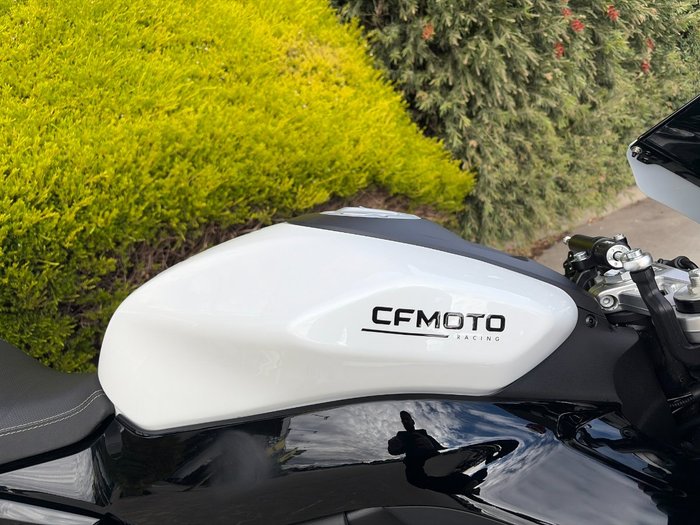 2025 CFMOTO 2025 CF Moto 650CC 675SR-R ABS NEBULA WHITE