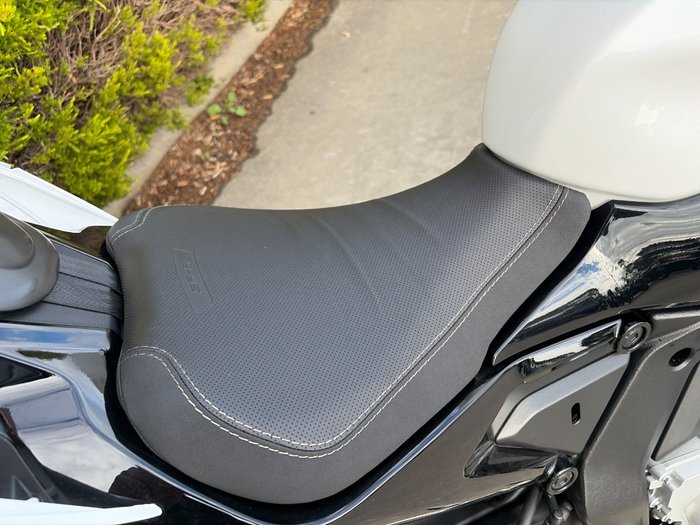 2025 CFMOTO 2025 CF Moto 650CC 675SR-R ABS NEBULA WHITE