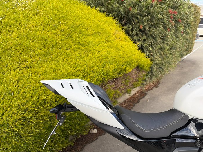 2025 CFMOTO 2025 CF Moto 650CC 675SR-R ABS NEBULA WHITE