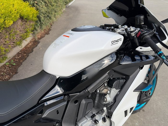 2025 CFMOTO 2025 CF Moto 650CC 675SR-R ABS NEBULA WHITE