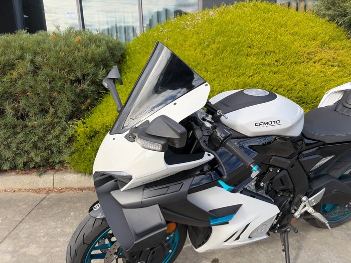 2025 CFMOTO 2025 CF Moto 650CC 675SR-R ABS NEBULA WHITE