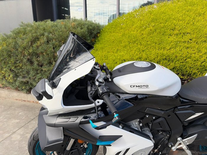 2025 CFMOTO 2025 CF Moto 650CC 675SR-R ABS NEBULA WHITE