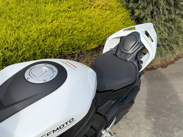 2025 CFMOTO 2025 CF Moto 650CC 675SR-R ABS NEBULA WHITE