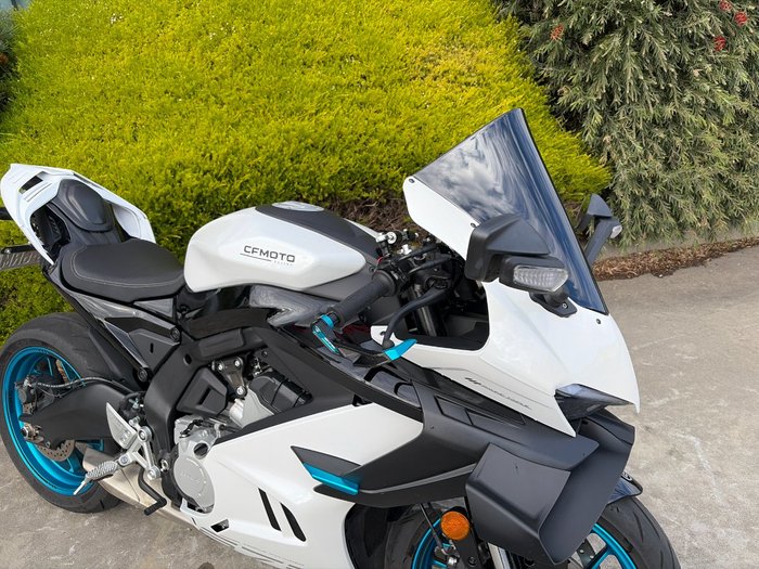 2025 CFMOTO 2025 CF Moto 650CC 675SR-R ABS NEBULA WHITE