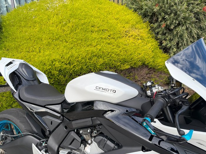 2025 CFMOTO 2025 CF Moto 650CC 675SR-R ABS NEBULA WHITE