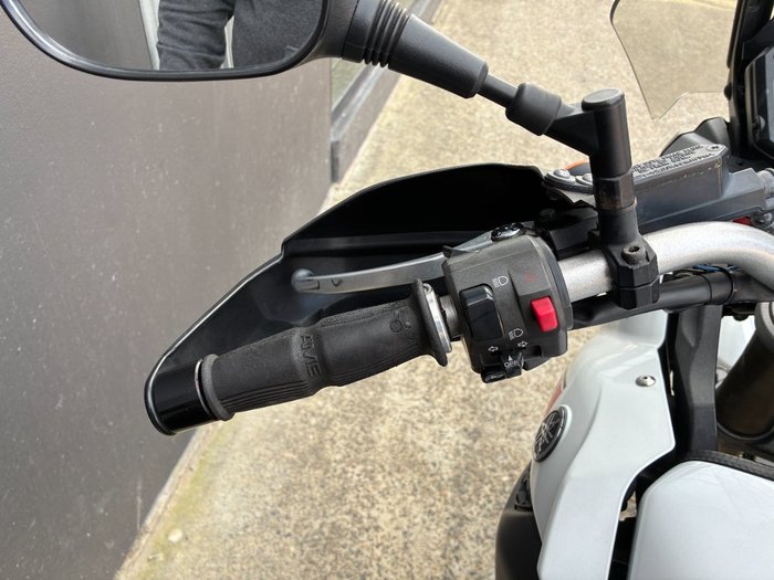2011 Yamaha XTZ1200 SUPER TENERE WHITE