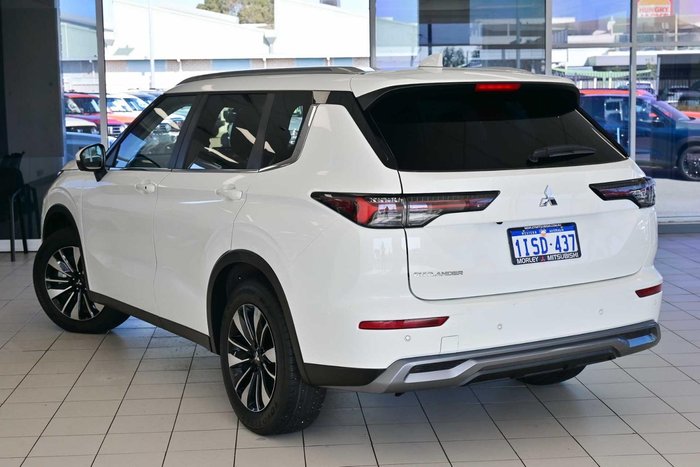 2025 Mitsubishi Outlander LS