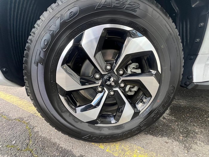 2024 Mitsubishi Pajero Sport GLS
