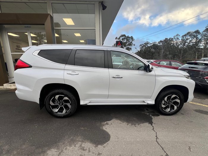 2024 Mitsubishi Pajero Sport GLS