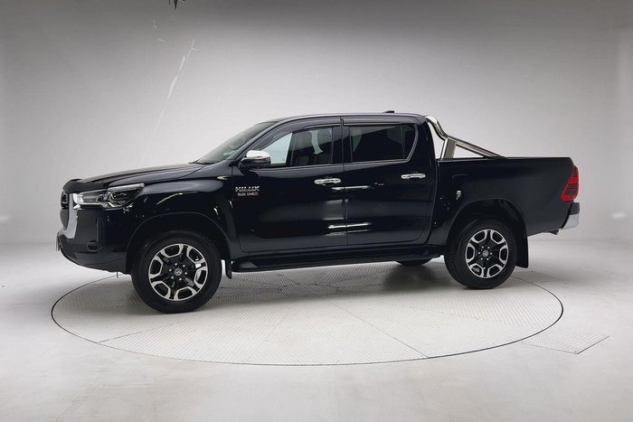 2022 Toyota Hilux SR5