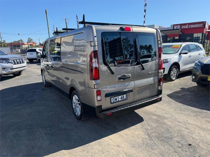 2017 RENAULT TRAFIC LWB CREW LIFESTYLE