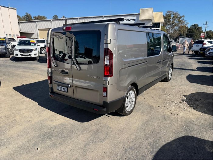 2017 RENAULT TRAFIC LWB CREW LIFESTYLE