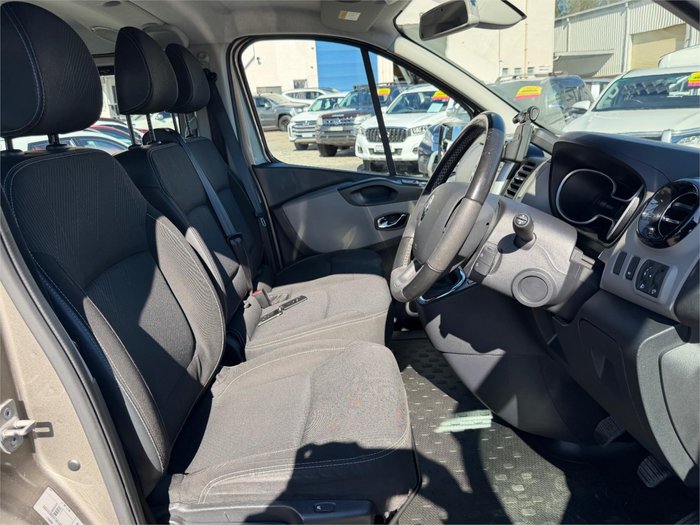 2017 RENAULT TRAFIC LWB CREW LIFESTYLE