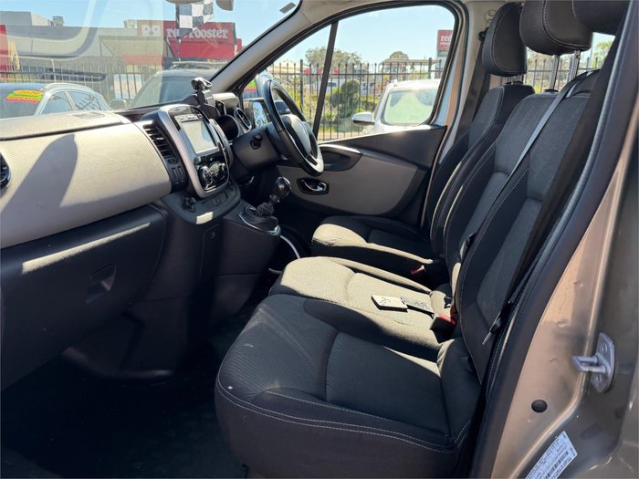 2017 RENAULT TRAFIC LWB CREW LIFESTYLE
