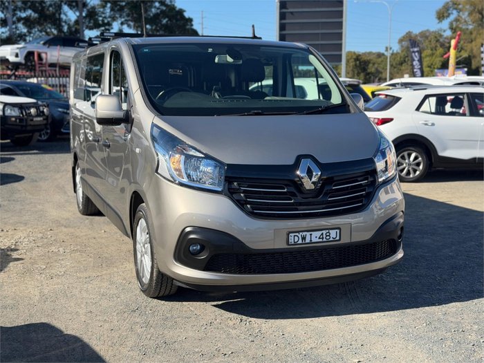2017 RENAULT TRAFIC LWB CREW LIFESTYLE