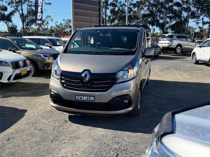 2017 RENAULT TRAFIC LWB CREW LIFESTYLE