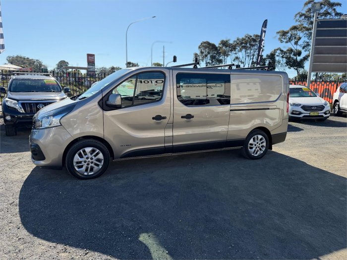 2017 RENAULT TRAFIC LWB CREW LIFESTYLE