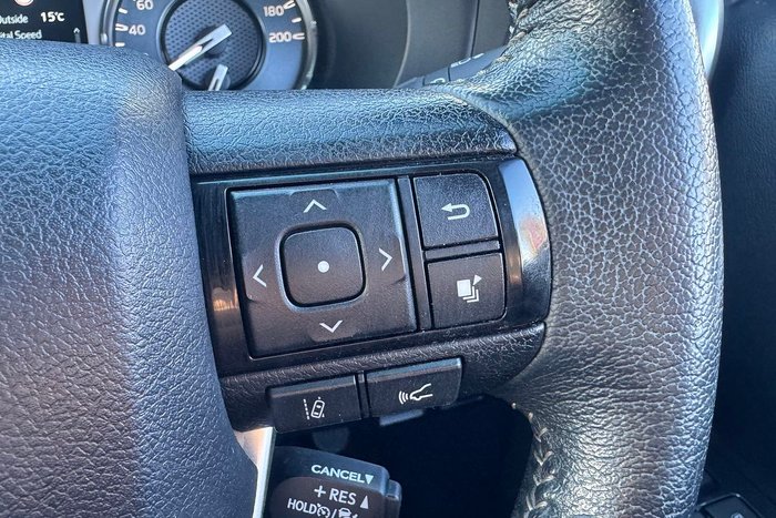 2022 Toyota Hilux SR5
