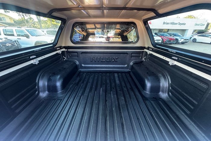 2022 Toyota Hilux SR5