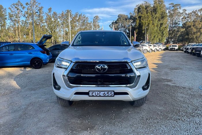 2022 Toyota Hilux SR5
