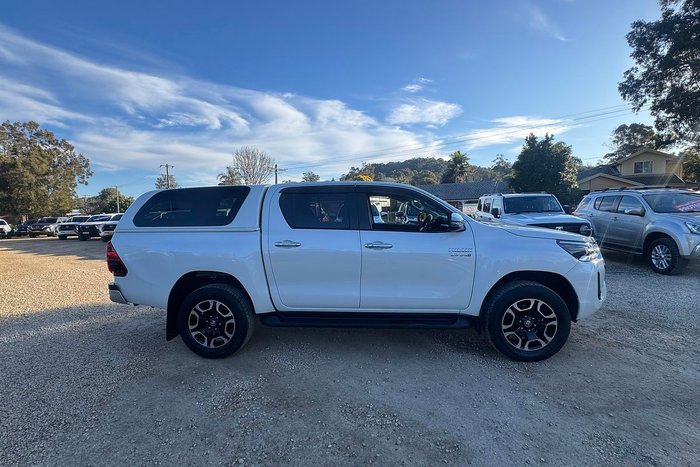 2022 Toyota Hilux SR5
