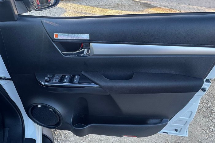 2022 Toyota Hilux SR5