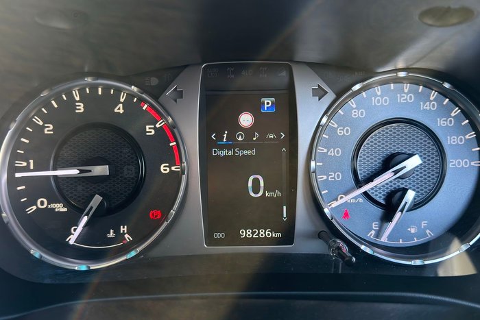 2022 Toyota Hilux SR5