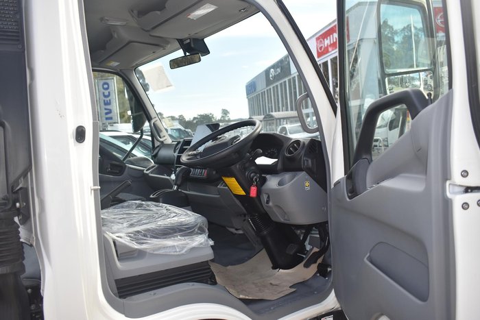 2025 Hino 300 Series 921