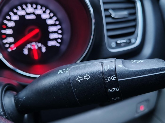 2018 Kia Carnival S