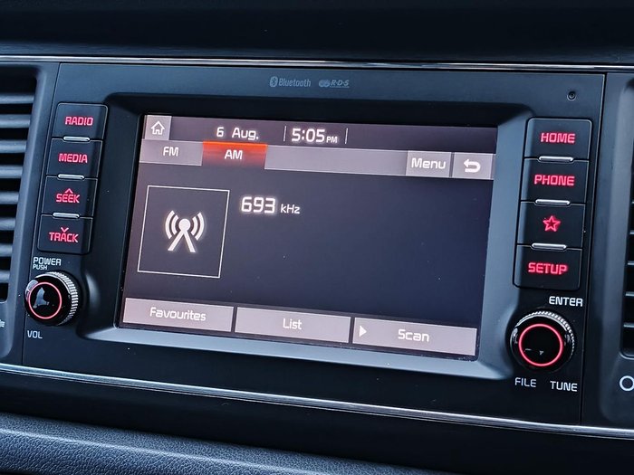 2018 Kia Carnival S YP MY18 Silky Silver