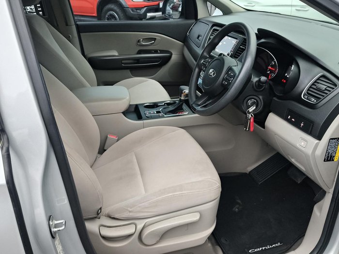 2018 Kia Carnival S