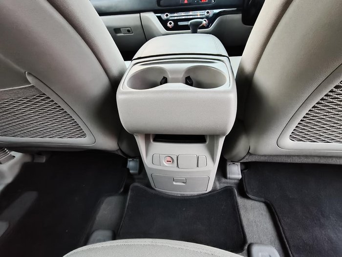 2018 Kia Carnival S