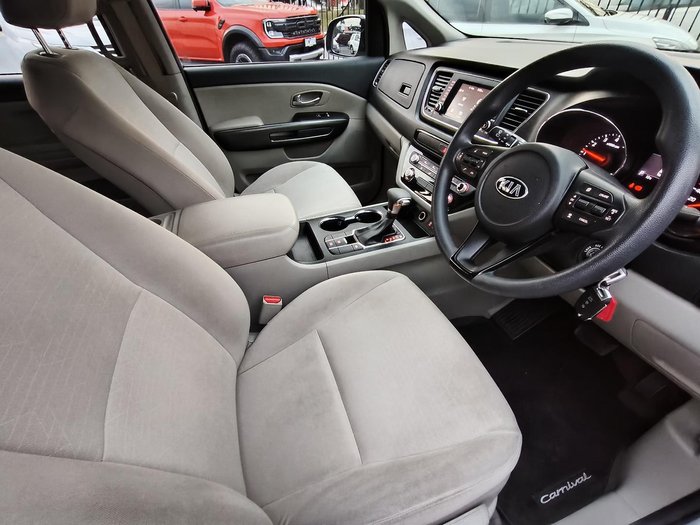 2018 Kia Carnival S