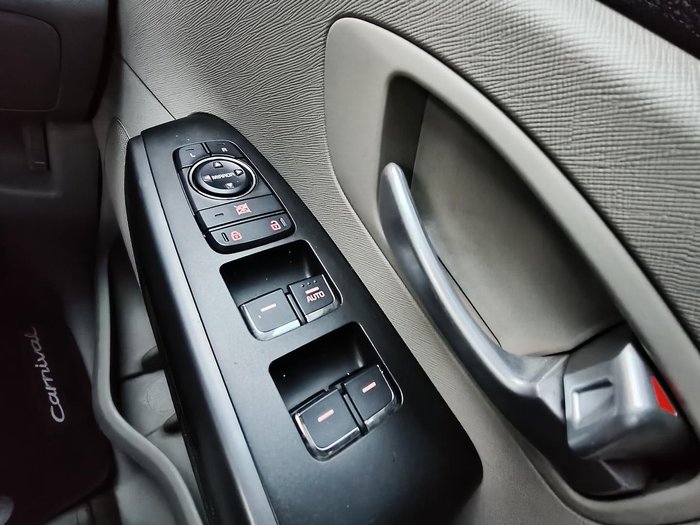 2018 Kia Carnival S